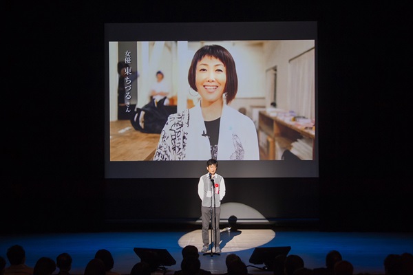 「東北食べる通信」の支持者である女優・東 ちづるさんがビデオメッセージを寄せた